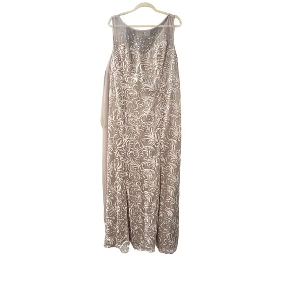 Sleeveless all-over Soutache Dress with Beads - Picture 2 of 10